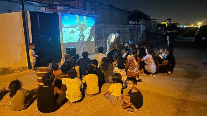 Hiç Sinemaya Gitmediler Sinema Ayaklarına Geldi