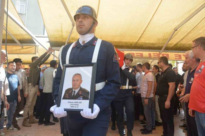 Albay Hüsrev Arslan Son Yolculuğuna Uğurlandı