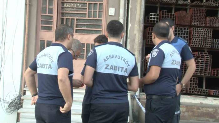 Arnavutköy’de Hafriyat Alımı Esnasında Bina Kaydı