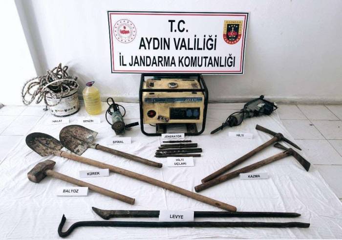 Kaçak Kazı Yaparken Suçüstü Yakalandılar