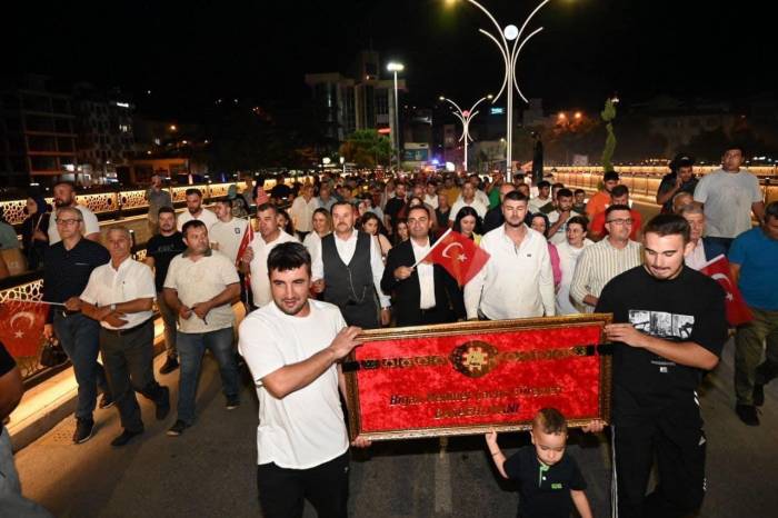 Biga’da Güreşler Öncesi Coşkulu Kortej