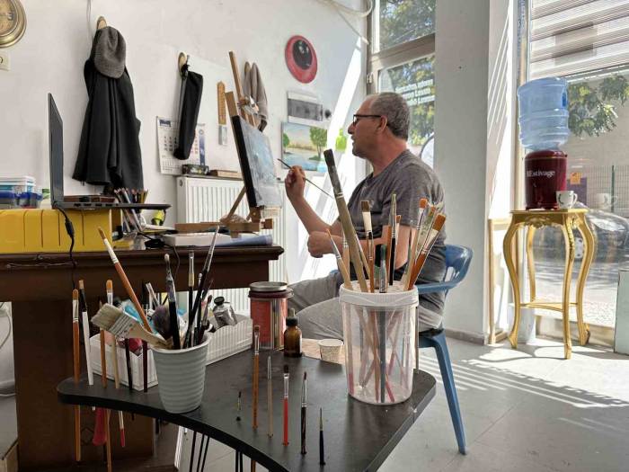 Felç Geçiren Emekli Öğretmenin Kendisini Hayır Yapmaya Adadı