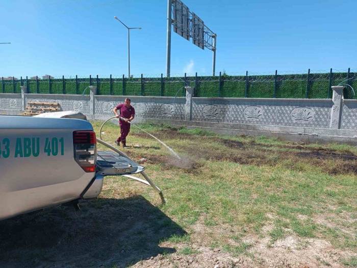 Gediz’de Elektrik Telleri Tarla Yangınına Sebep Oldu
