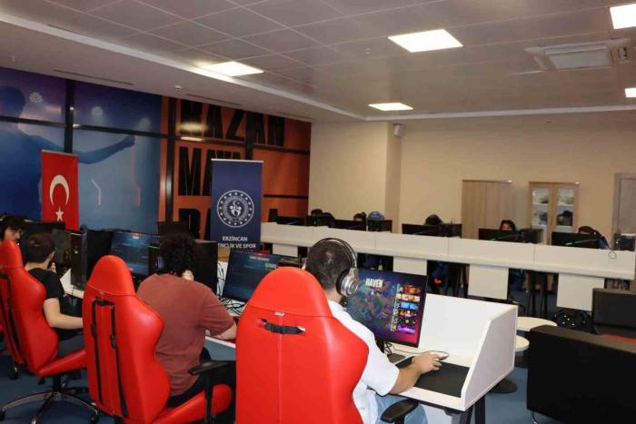 Erzincan’da Kurulan E-spor Atölyesinde Müsabakalar Sürüyor