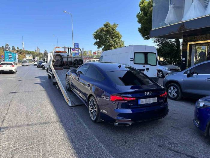 Kadıköy’de Denetim Noktasından Kaçan Sürücüye 30 Bin 808 Tl Ceza