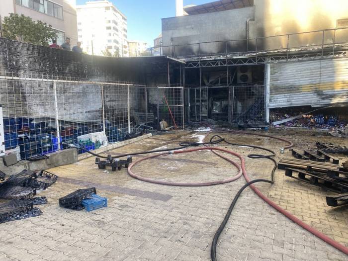 Market Deposunda Çıkan Yangın Korkuttu