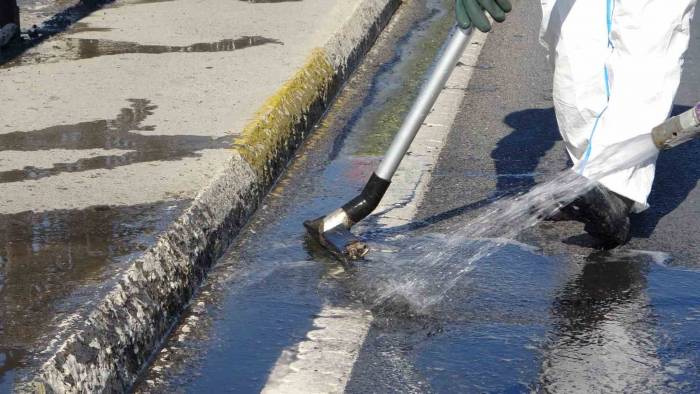 Pendik’te Yola Bırakılan Kimyasal Madde Paniğe Neden Oldu