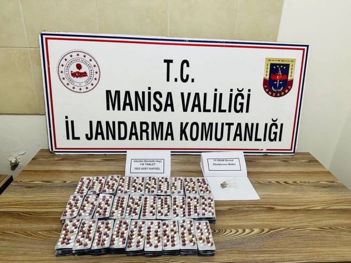 Salihli’de Jandarma Zehir Tacirlerine Göz Açtırmıyor
