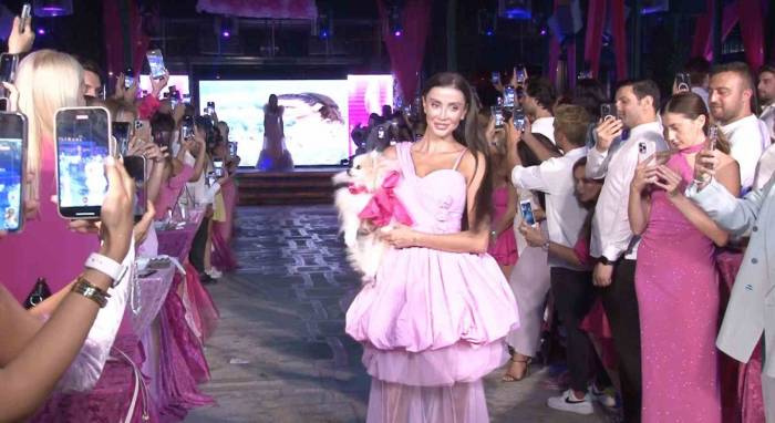 Ünlü Modacı Cafer Andıç’tan Barbie Defilesi