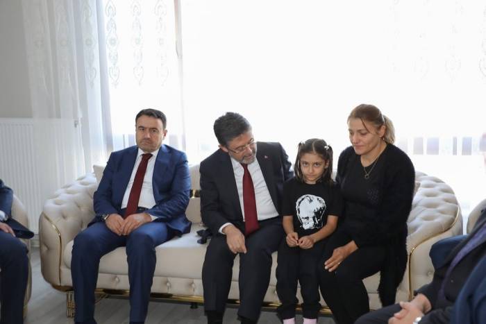 Şehit Orman İşletme Şefi Murat Yıldırım’ın Ailesine Taziye Ziyaretinde Bulundu