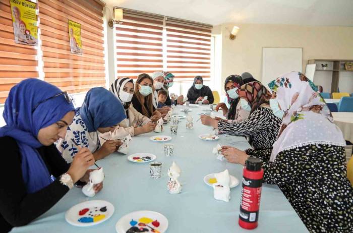 Lösemi Hastaları Seramik Boyayıp Moral Depoladı