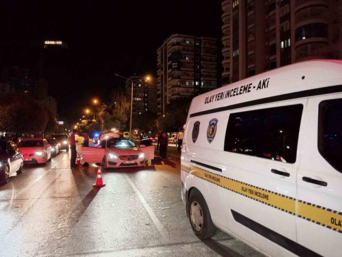 Lüks Otomobil Çalıp Polise Ateş Ettiler, Kaçarken Kıskıvrak Yakalandılar