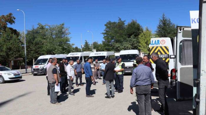 Hocalar’da Öğrenci Servis Araçları Denetlendi