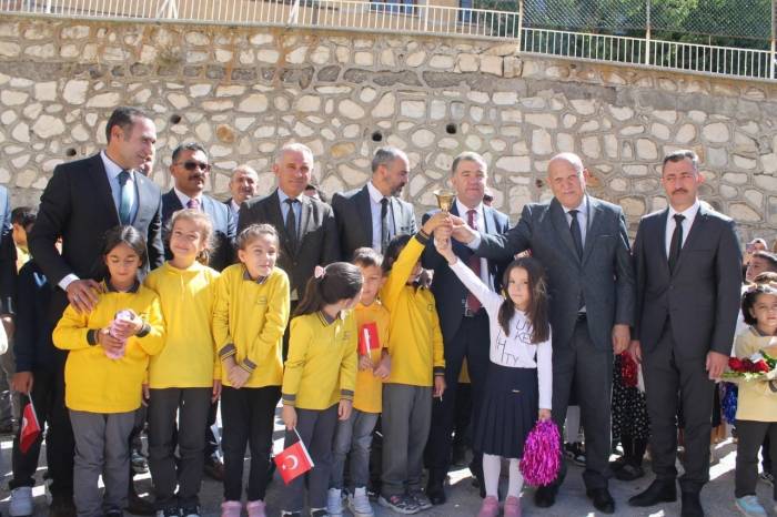 Bayburt’ta İlköğretim Haftası Coşkuyla Kutlandı