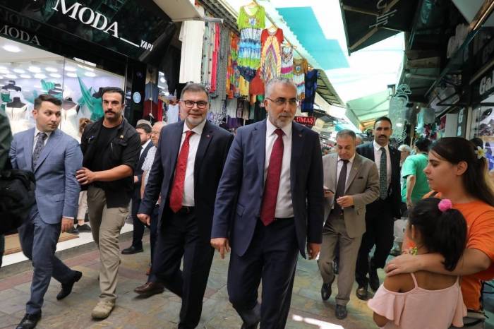 Bakan Işıkhan, İzmir Esnafıyla Buluştu