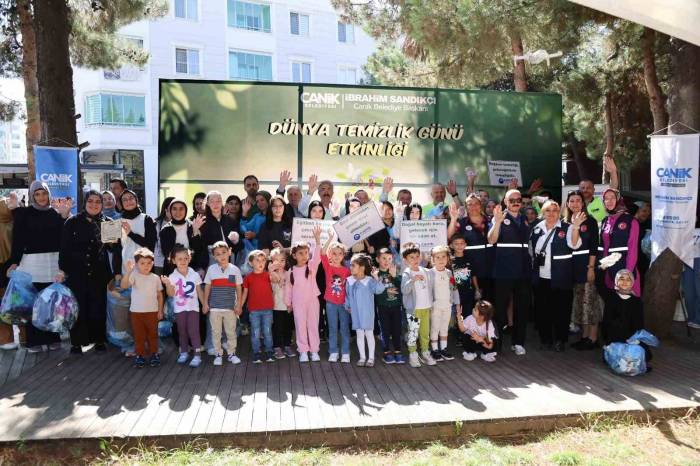 Canikli Gençler Temiz Bir Dünya İçin El Ele Verdi