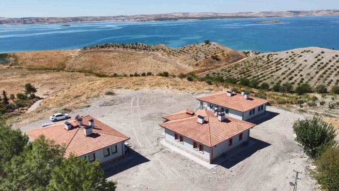 Köy Evleri Göz Kamaştırıyor