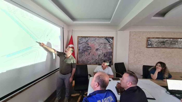 Emet’te Trafik Sorunu Masaya Yatırıldı