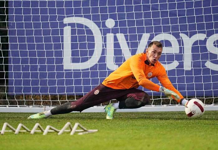 Galatasaray’da Davinson Sanchez, İlk Antrenmanına Çıktı