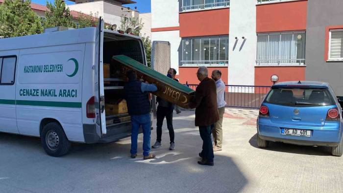 Haber Alınamayan Yaşlı Kadın Evinde Ölü Bulundu