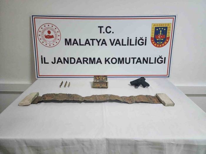 3 Bin 500 Yıllık Tarihi Esere Alıcı Ararken Yakalandılar