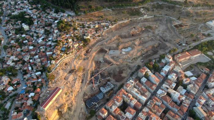 Başkan Çelik Kentsel Dönüşüm Şantiyesinde İncelemelerde Bulundu