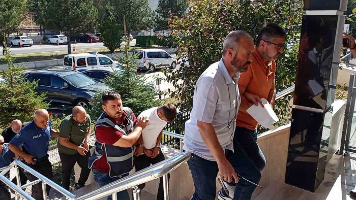 Oto Fareleri Bozüyük Polisinden Kaçamadı