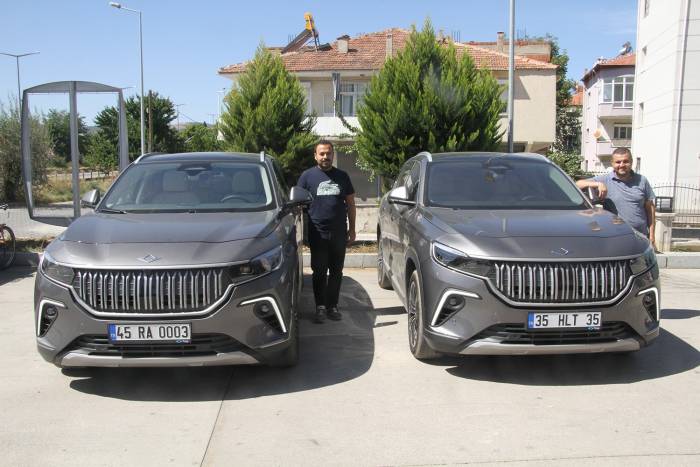 Kula Grisi Togg’lar Sahiplerine Teslim Edildi