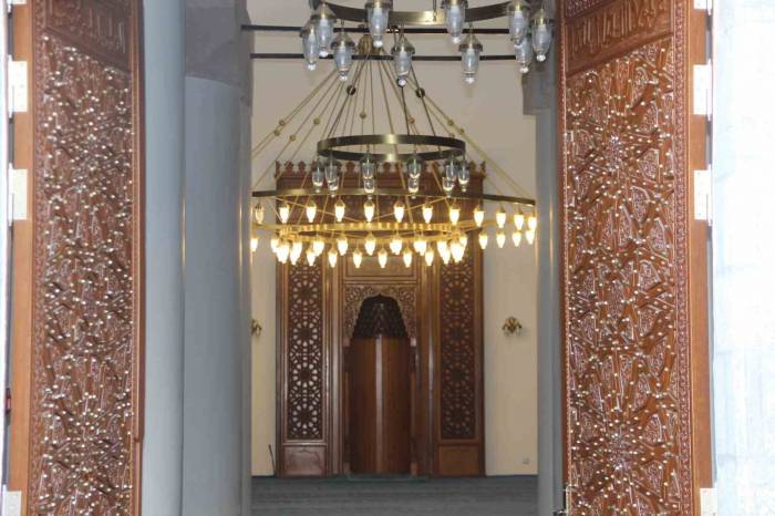 Sahabelerin Eliyle Kiliseden Camiye Çevrilen Fethin Sembolü Cizre Ulu Camii Dimdik Ayakta