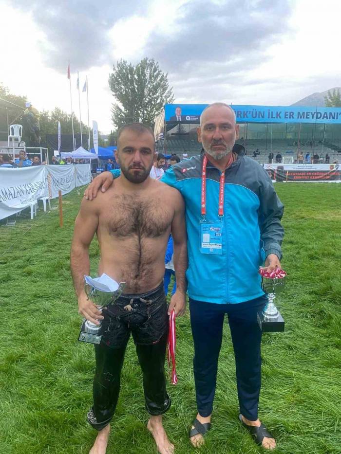 İzmitli Pehlivanlar Dereceleriyle Gururlandırdı