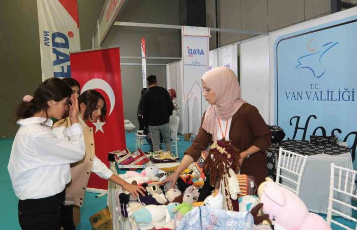 Van Büyükşehir Belediyesi Gurme Fuarında Stant Kurdu