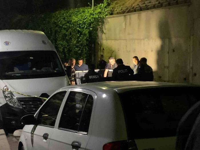 Ankara’da Koca Dehşeti: Eski Eşini Bıçakla Yaraladı, Yanındaki Adamı İse Vurarak Öldürdü