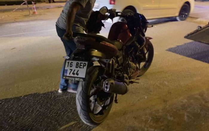 Otomobil İle Çarpışan Motosiklet Sürücüsü Hayatını Kaybetti