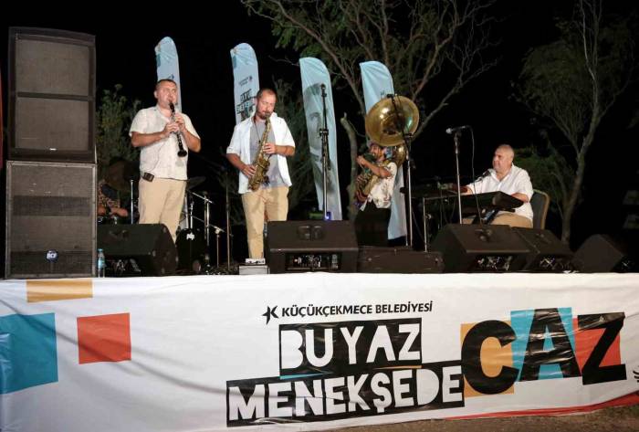 Küçükçekmeceli Sanatseverlere Doğanın Kucağında Caz Keyfi