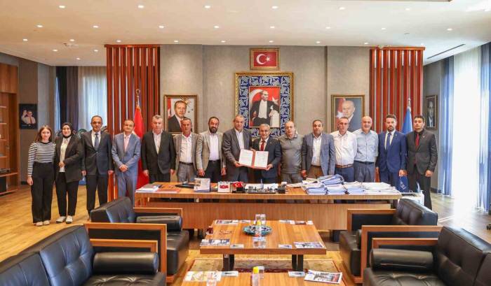 Kütahya Belediyesi, Esnaf Ve Sanatkarları Odaları Birliği İle İş Birliği Protokolü İmzaladı