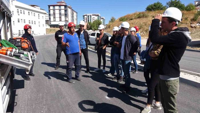 Yozgat’ta Kamu Kurumlarında Afet Farkındalık Eğitimi Veriliyor