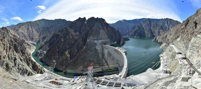 Yusufeli Barajı’nda Türbinler Elektrik Test Üretimi İçin Dönmeye Başladı