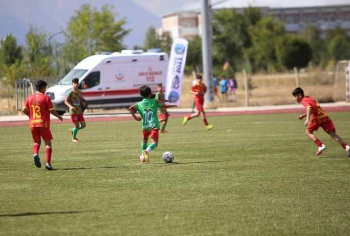 Uyafa Ağrı Dağı Cup Futbol Turnuvası’nın Şampiyonu Diyarbakır Oldu