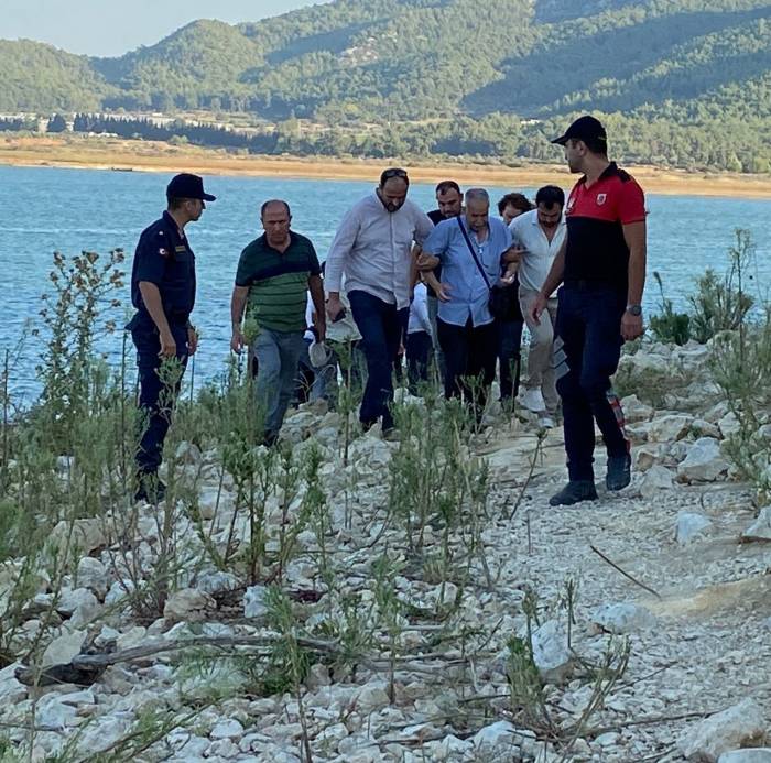 Düşen Helikopterdeki Kayıp Mürettebatın Babası Olay Yerinde