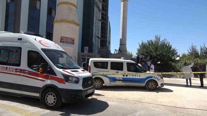 Batman’da Cami İskelesi Çöktü: 1’i Ağır 3 Yaralı