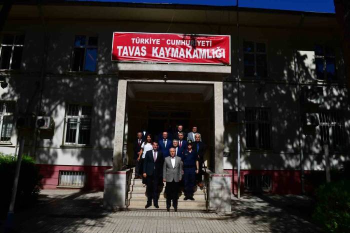 Vali Coşkun, İlçede Ziyaretlerini Sürdürdü