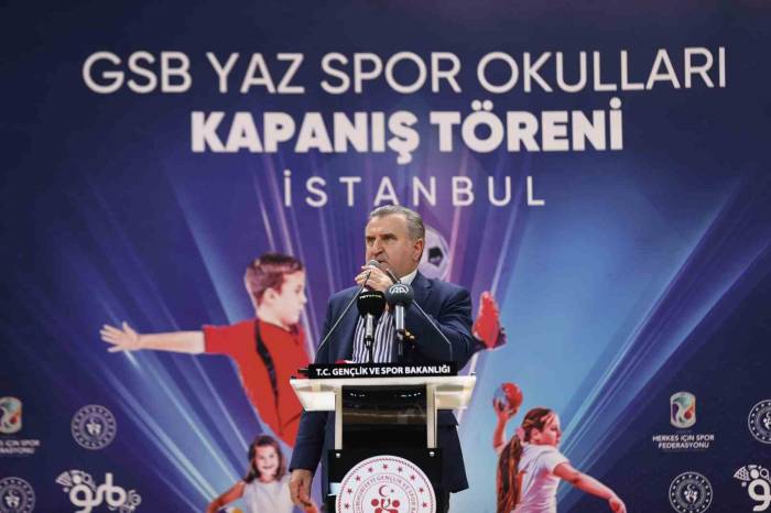 Bakan Bak; "Bu Yaz Tesislerimizde 4 Milyon Gencimizle Bir Araya Geldik"