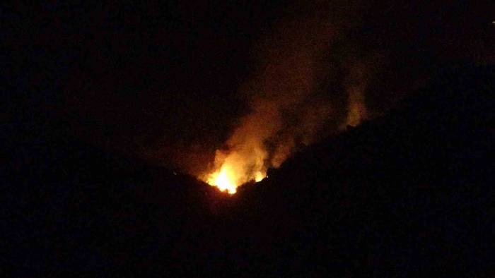 Hatay’da Zeytinlik Alanda Çıkan Yangın Ekiplerin Çalışmasıyla Kontrol Altına Alındı