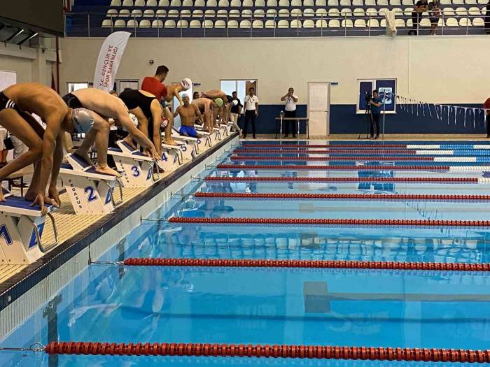 İl Spor Ve Gençlik Müdürlüğü Yaz Yüzme Okulları Kapanış Töreni Gerçekleşti