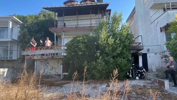 Yalıda Çıkan Yangın Büyümeden Söndürüldü