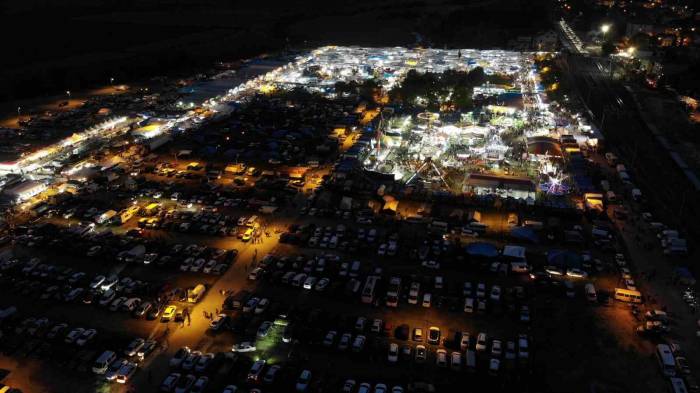 Asırlık Gelenek Renkli Görüntülere Ev Sahipliği Yapıyor