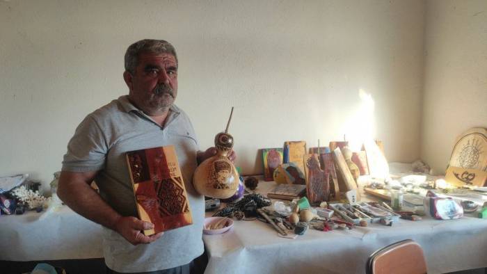 Köy Muhtarı Boş Zamanını Sanat Eseri Üreterek Geçiriyor