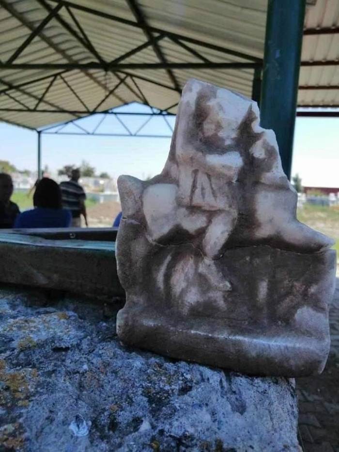 Mezar Kazısında Roma Dönemine Ait ‘Üç Güzeller’ Heykeli Bulundu