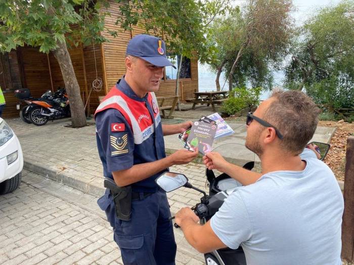 Milli Parkı Ziyaret Eden Vatandaşlar Bilgilendirildi