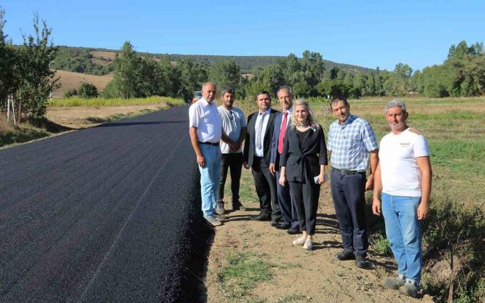 Köy Yollarında Yenileme Ve Asfaltlama Çalışmaları Devam Ediyor